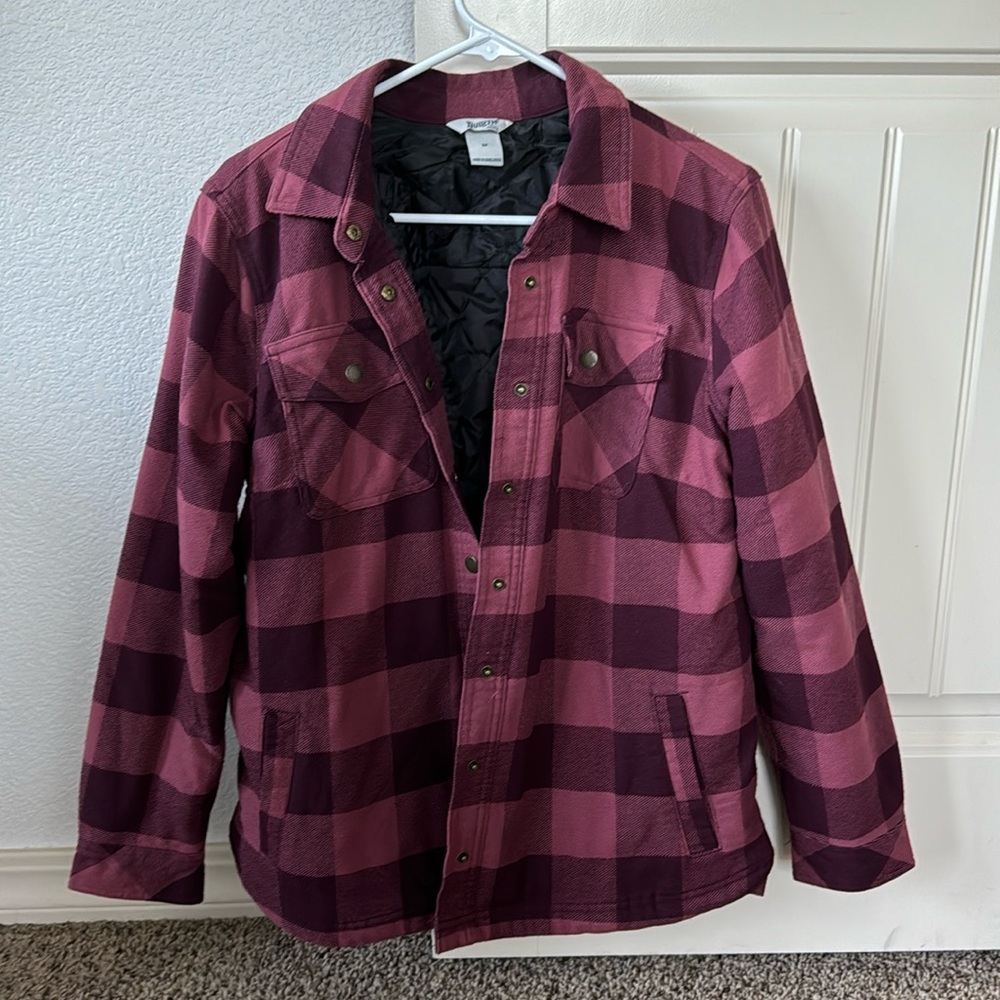 Women's Duluth flannel jacket. Lined for warmth.